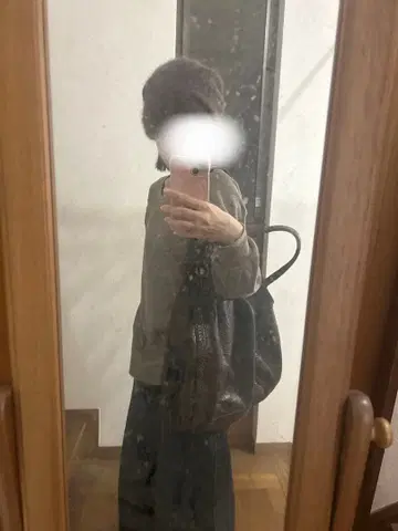 브라운 가죽 숄더백 뜨개질 디자인