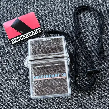 DESCENDANT 디센던트 클리어 케이스 '23 스티커 덤