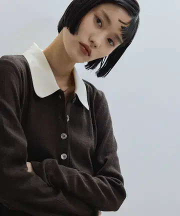 AER 브라운 화이트 카라 부착 긴팔 니트 1회 착용_새상품급