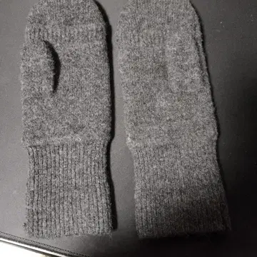 다크 그레이 울 미튼