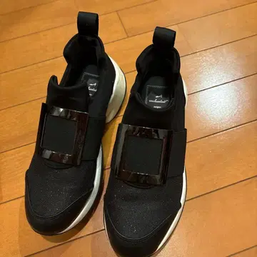 [새상품급] 엔찬티드 통굽 웨지힐 메탈 버클 우천 겸용