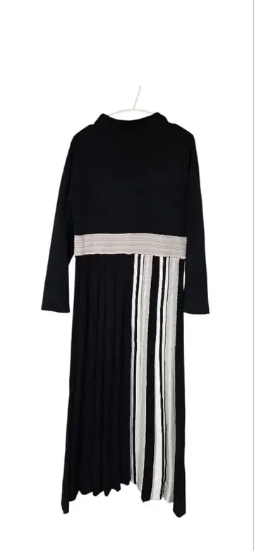 롱 니트 원피스 블랙 화이트 베이지 스트라이프