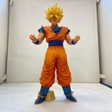 그라디에스타 손오공 슈퍼 사이어인 2 피규어