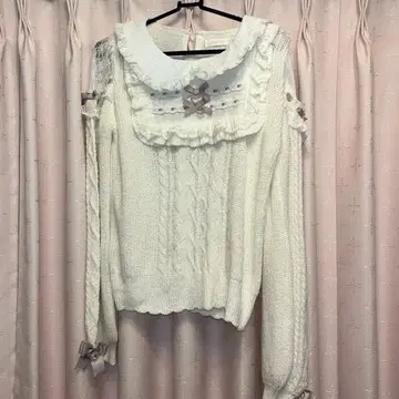 리즈리사 스퀘어 요크 프릴 니트 화이트 양산형 지뢰계