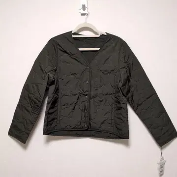 정가 16000엔 다크 그린 퀼팅 자켓 V넥