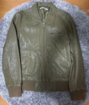 올리브 그린 가죽 자켓 Y2K