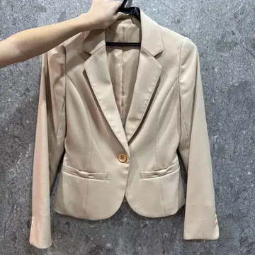 베이지 싱글 버튼 자켓