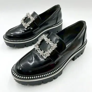 새상품급 프로즈베일 펄 비쥬 버클 통굽 로퍼 블랙 Y1435