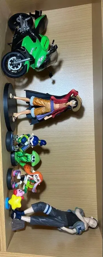 피규어와 키링 등