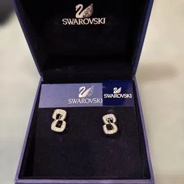 Swarovski 크리스탈 8형 귀걸이