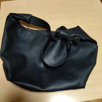 블랙 합성 피혁 숄더백