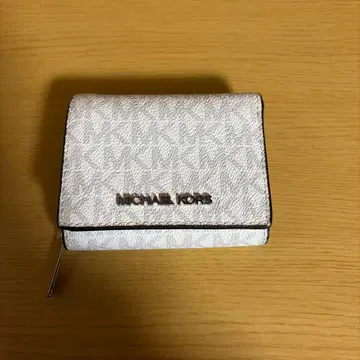 MICHAEL KORS 3단 폴더형 지갑 화이트