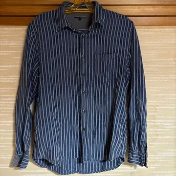 파랑과 네이비 스트라이프 긴팔 셔츠