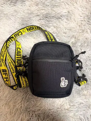 FR2 숄더백 자수