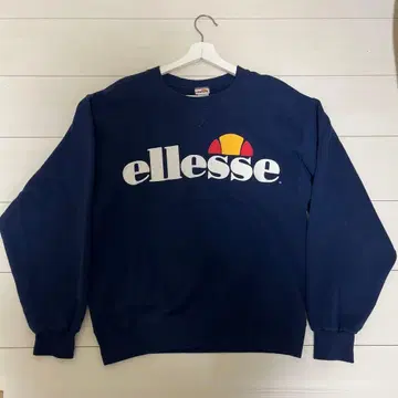 ellesse 네이비 로고 맨투맨