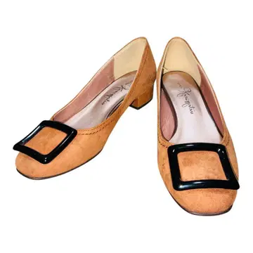 긴자 카네마츠 스퀘어 버클 스웨이드 펌프스 23.5 브라운