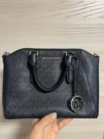 MICHAEL KORS 블랙 핸드백