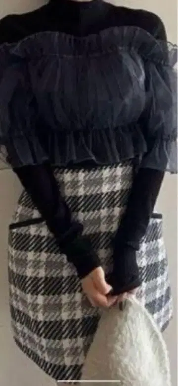 스나이델 튤 도킹 니트 풀오버