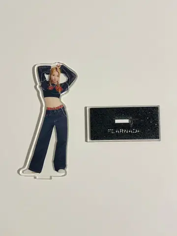 윤진 아크릴 스탠드 럭키 드로우 FEARNADA LE SSERAFIM