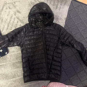 블랙 다운 자켓 후드 부착