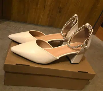 화이트 펄 장식 스틸레토 펌프스 38