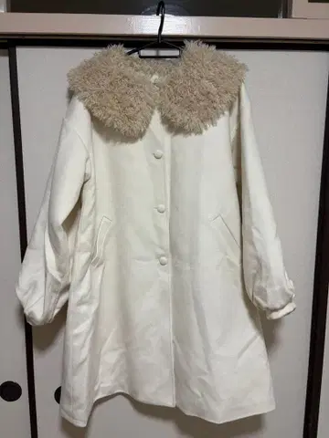 Merryjenny 메리제니 퍼 옷깃 화이트 롱 코트