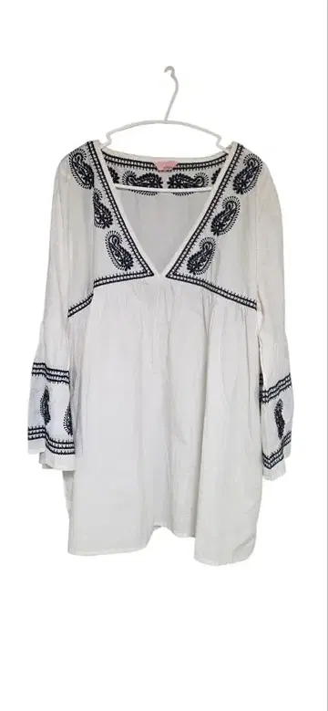 자수 코튼 튜닉 블라우스 화이트 V넥 긴팔