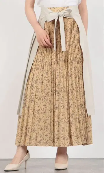 [새상품] 레디메이드 LADYMADE 턱 플리츠 플레어 롱 스커트