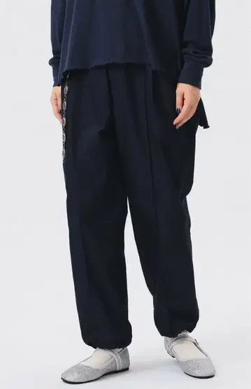 네이비 와이드 팬츠 사이드 포켓 포함