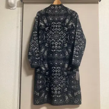 택 포함 블랙과 베이지 니트 원피스