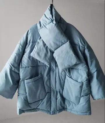 밑단 조절 가능 2WAY! 머플러 포함 노카라 볼륨 페이크 다운 자켓