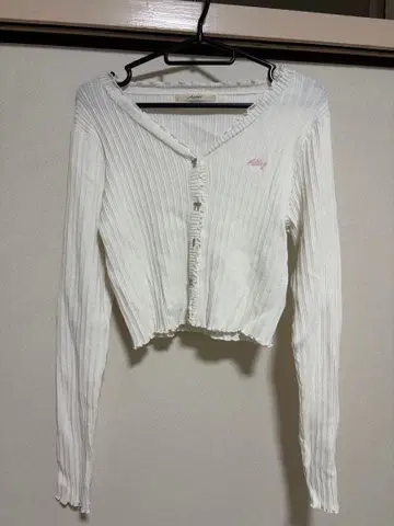 Alley by wcloset 리브 프릴 긴팔 스웨터