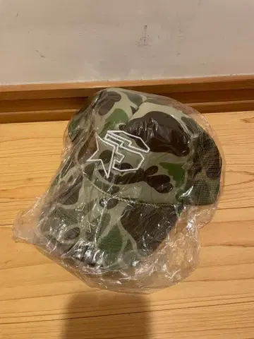 산타스틱웨어 스타 로고 메쉬 캡 새상품 SANTASTIC!