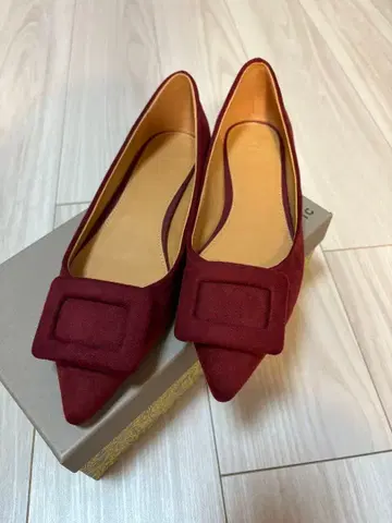 버건디 스틸레토 슈즈 23.5cm