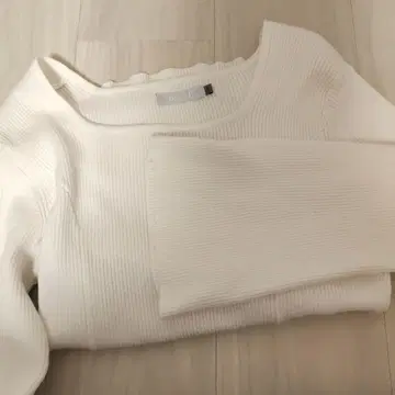 overE 스퀘어넥 플레어 슬리브 패널 니트 화이트 U65