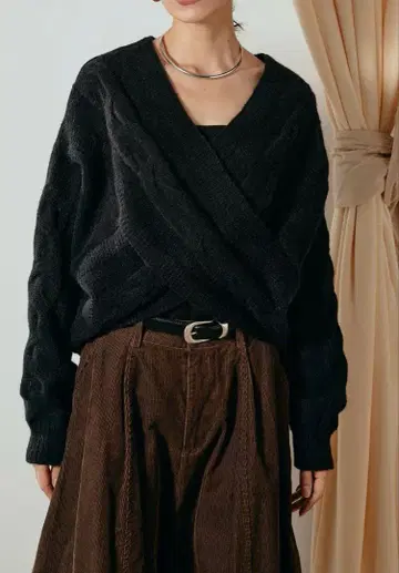 ESICA 케이블 카슈쿨 니트탑 블랙 새상품