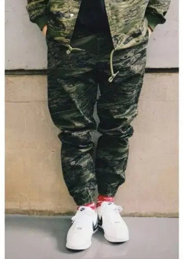 BackChannel 백 채널 치노 조거 팬츠 M