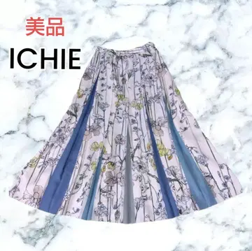 [ 새상품급 ICHIE ] 화이트 블루 올 패턴 꽃무늬 플리츠 롱 스커트