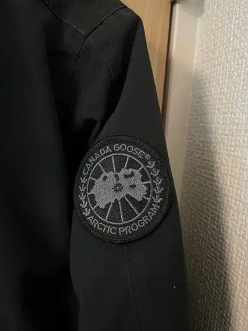Canada Goose 블랙 다운 자켓