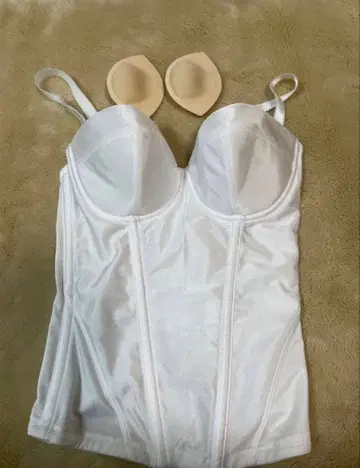 와코루 브라이덜 이너 E70 화이트