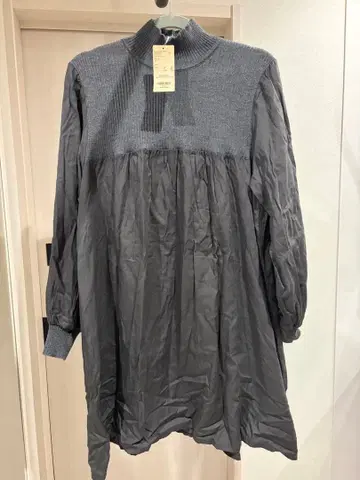 [ 새상품 ] studio CLIP 리브 모크넥 미니 원피스