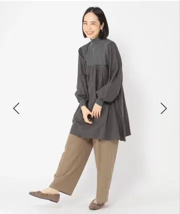 [ 새상품 ] studio CLIP 리브 모크넥 미니 원피스