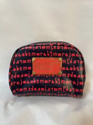 MARC BY MARCJACOBS 마크제이콥스 파우치