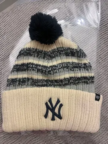 47 니트 모자 폼폼 포함 아이보리 네이비