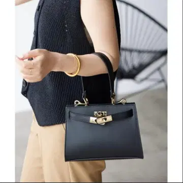 AULENTTI 오우렌티 슬로브 이에나 숄더백