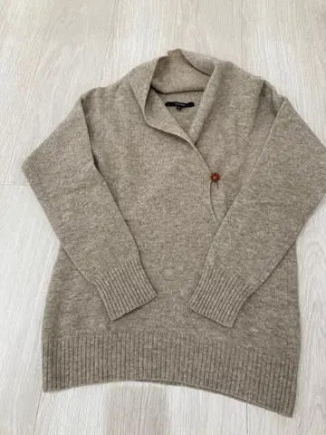 투모로우랜드 맥피 울 100% 니트