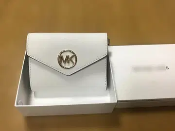 MK 화이트 이단 접이식 지갑