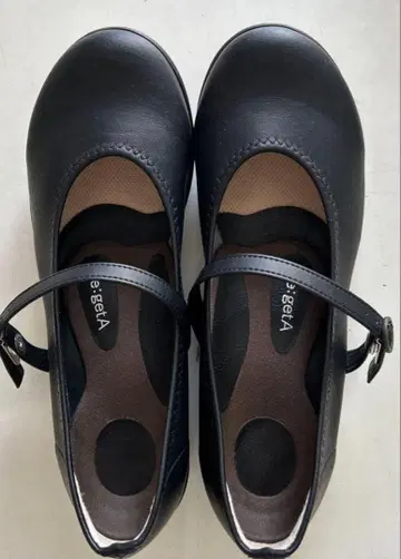 리게타 스트랩 슈즈 펌프스