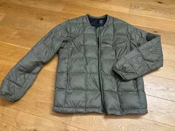 카키 다운 자켓