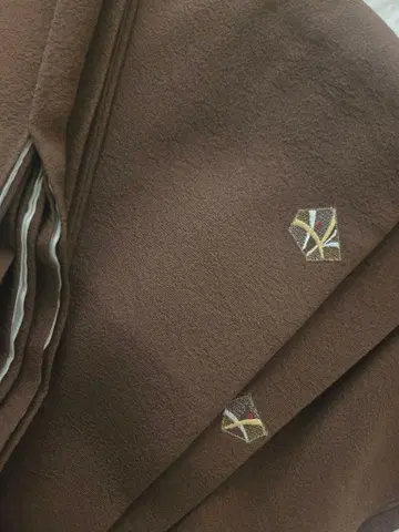 브라운 자수 코몬 기모노